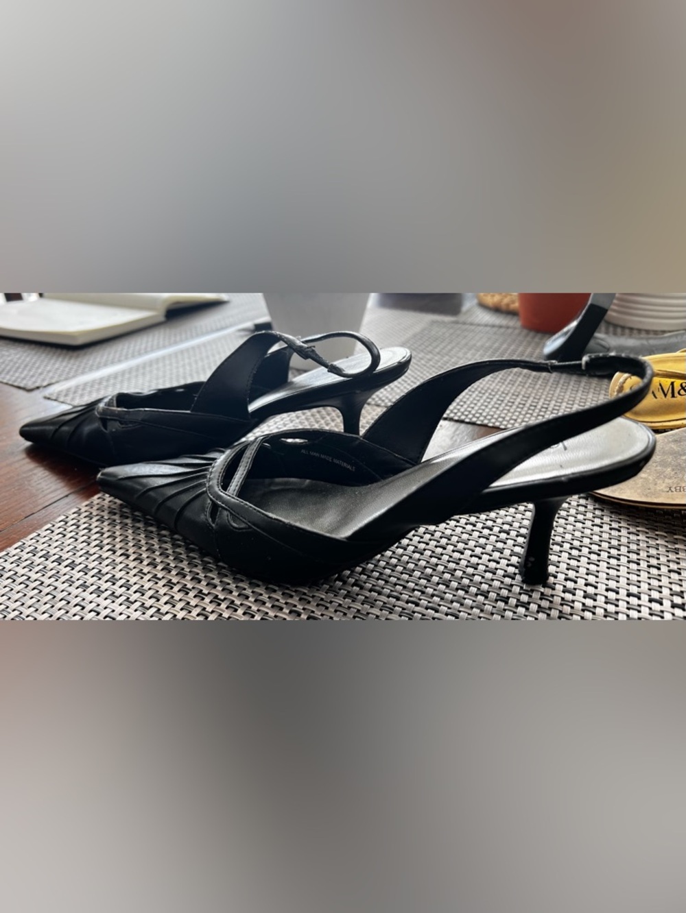 le chateau Black Pointed Slingback Heels with Pleated Detail - Picture 3 of 6